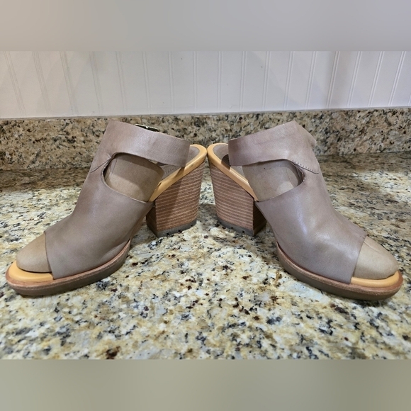 Kork-Ease Women’s Linden Leather Block Heeled Sandal Taupe Size 9 - Picture 4 of 7